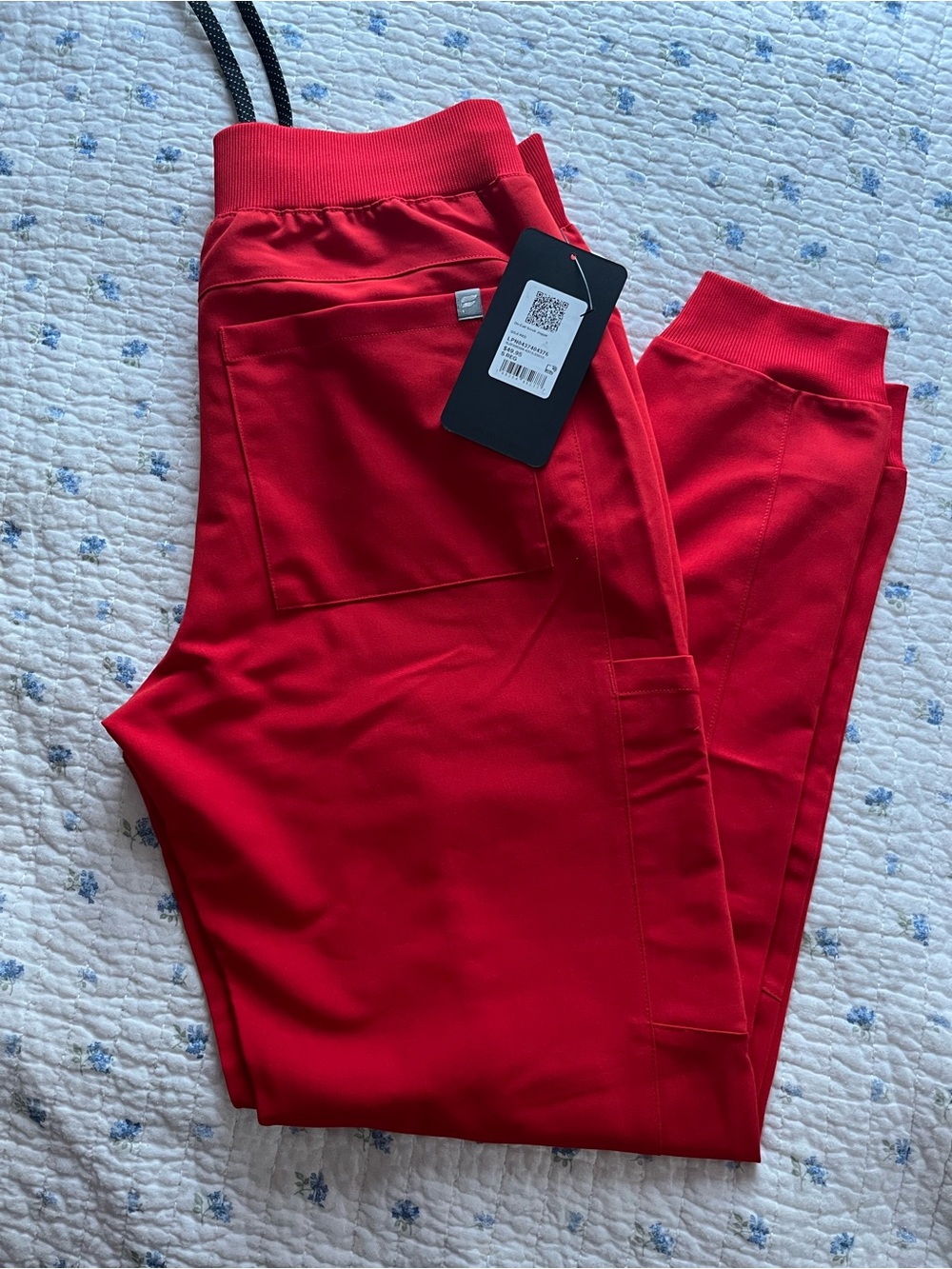 Fabletics Red Scrub Set - Picture 2 of 4